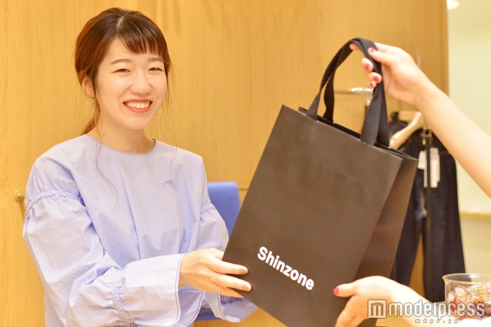 Shinzone 副店長インタビュー 他業界から 大好きなお洋服の世界へ 転職したきっかけとは モデルプレス