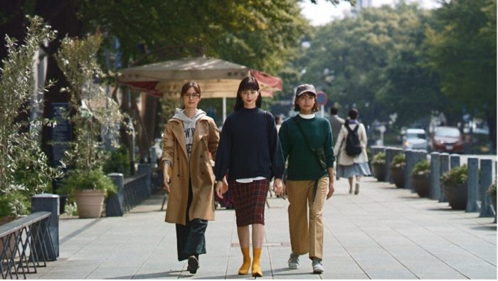 Gu 秋冬トレンドは カラースウェット 中条あやみがかっこよく着こなす モデルプレス