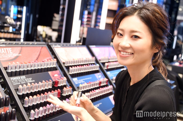 M A C インタビュー シニアイベントアーティストの仕事内容とは やりがい 苦労も語る モデルプレス