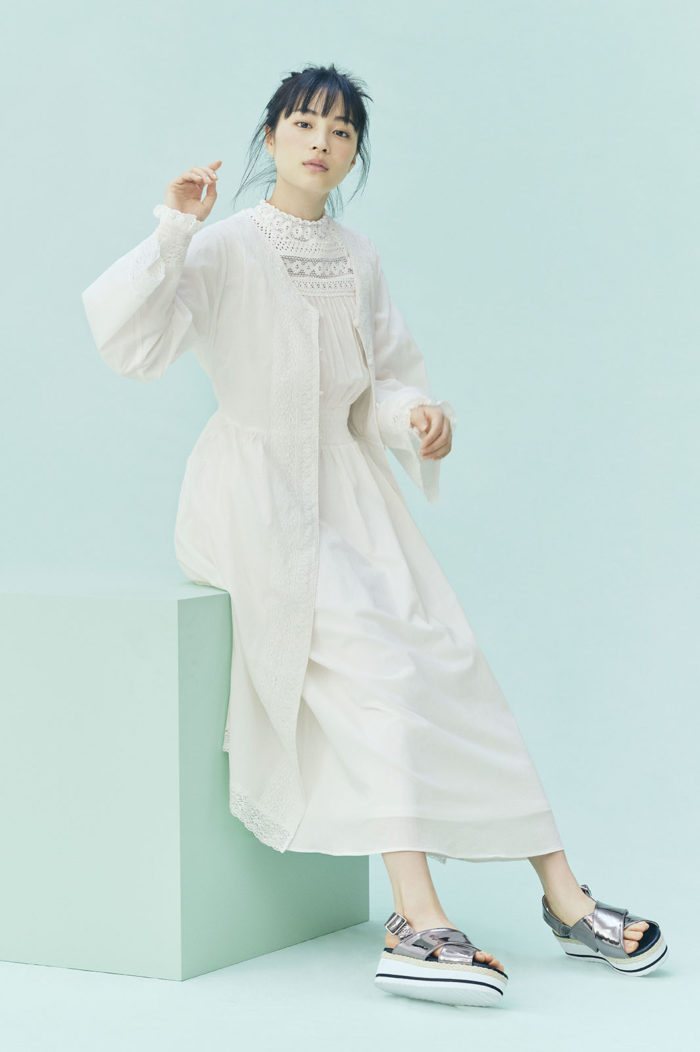 広瀬すず 大人な春アイテムをデザイン Earth Music Ecology とのコラボ19年春夏第1弾登場 モデルプレス