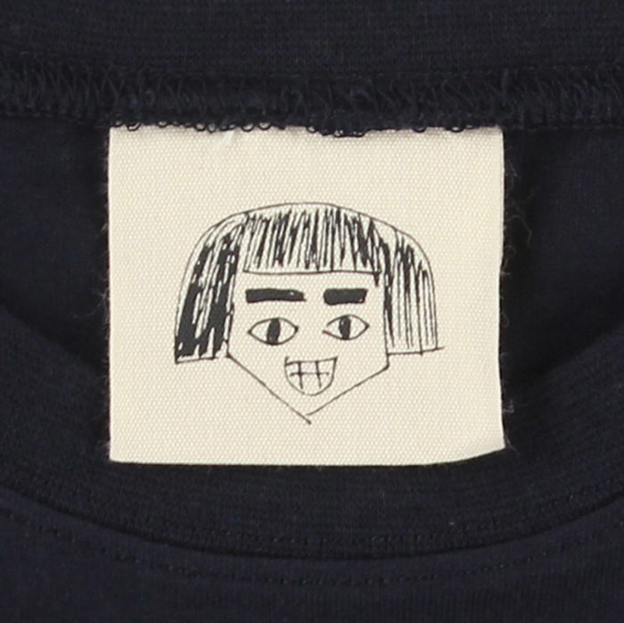 広瀬すず 手書きのロゴがポイント Earth Music Ecology とのコラボ19年春夏第2弾登場 モデルプレス