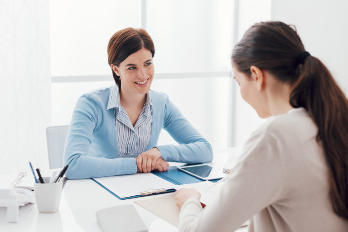 子持ちでも転職できるか不安 美容部員として志望企業に就職するためには モデルプレス