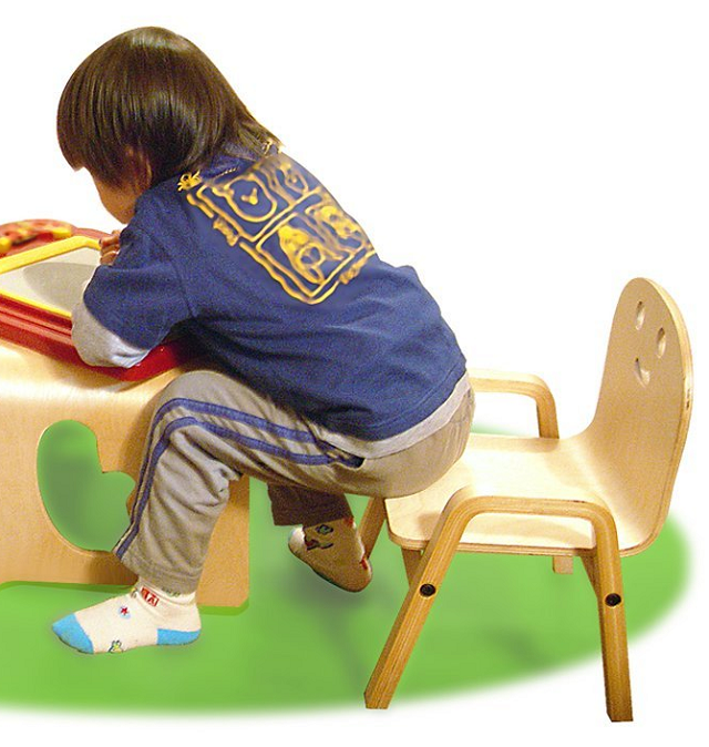 「happiness キコリの小いす」4歳まで使えるかわいい椅子!