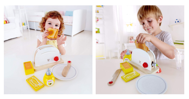 ポンっとパンが飛び出す！Hape(ハペ) トースターセット♪お子さんのおままごとに
