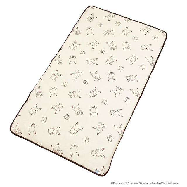 お昼寝も安心！「MORIPiLO モンポケ おねしょシーツ ピカチュウ 70x120cm」