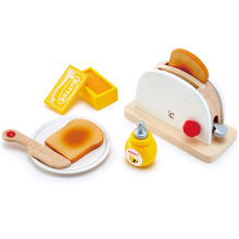 ポンっとパンが飛び出す！Hape(ハペ) トースターセット♪お子さんのおままごとに