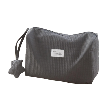 軽量☆たっぷり入る「クッカヤプー おむつポーチ 」