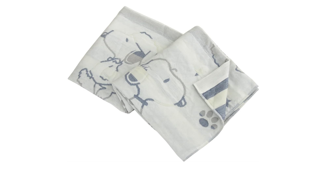 優しい肌触りの3重ガーゼケット「リヴェール ガーゼケット ハーフサイズ スヌーピー」