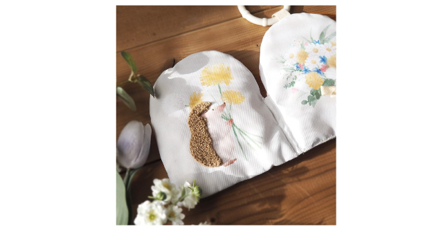 お部屋のインテリアにも☆「あまのっぽ ぬのえほん いつでも花束をそばに」