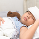 【小児科医監修】子どもがプール熱に！治療法は？アデノウイルス感染症とは