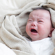 赤ちゃんがハイハイし始めたら夜泣きが始まる？その真相とは