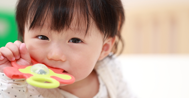 生後10ヶ月の赤ちゃんの成長発達 身長 体重 離乳食の量や授乳回数は Cozre コズレ 子育てマガジン