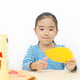 手作りおもちゃの作り方2種！赤ちゃんも幼児も一緒に簡単工作