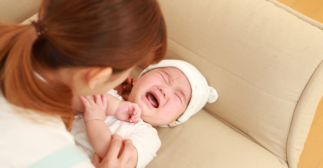 赤ちゃんのぐずりに悪戦苦闘するママへの助け 育児の荒波に飲まれないで Cozre コズレ 子育てマガジン