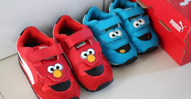 美品 プーマ×セサミストリート コラボスニーカー 25cm　244 新品○PUMA SESAME STREET セサミストリート スニーカー コラボ