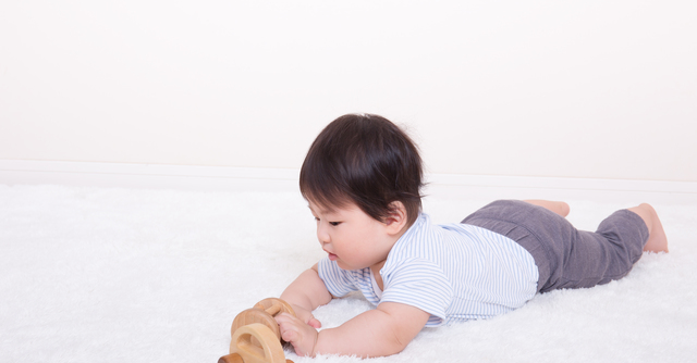 買ってよかったハイハイ期の赤ちゃんおもちゃ 先輩ママパパのおすすめ Cozre コズレ 子育てマガジン