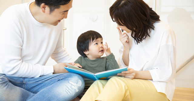 子どもと読みたい 日本 世界の昔話や童話絵本12選 0 3歳向け Cozre コズレ 子育てマガジン