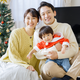 赤ちゃんと過ごす初めてのクリスマス！飾り付け＆離乳食レシピ｜プレゼントの選び方も