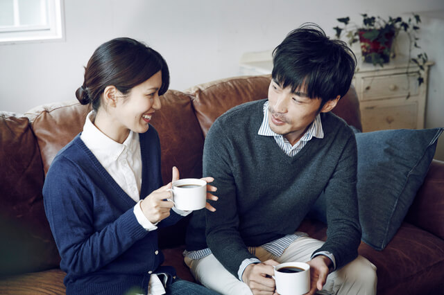 コーヒーを飲む夫婦,コーヒー,工場見学,