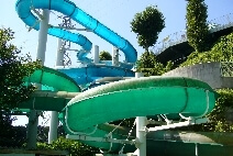 高槻市立芥川緑地プール(ぷーるぴあ)のスライダー,子ども,ウォータースライダー,大阪