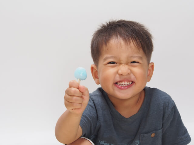 アイスを食べる子ども,ロッテ,浦和工場,