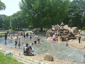 平塚総合公園の流れの広場,公園,水遊び,神奈川