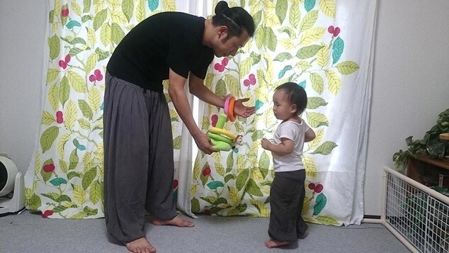 お揃いのパンツコーデの父子,パパ,お揃い,