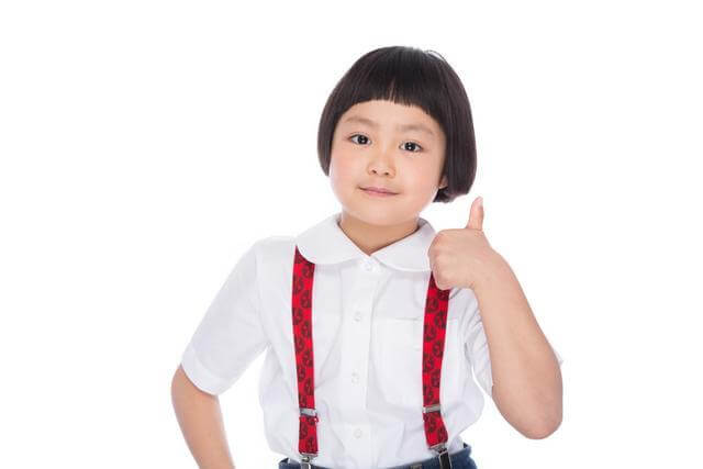 ほめている女の子,子ども,マフラー,