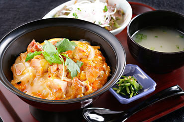 名物 極上親子丼,金山,ランチ,子連れ