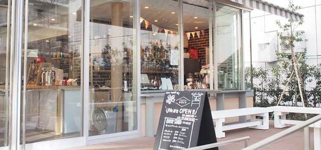 cafe&hall ours外観,大崎駅,ランチ,