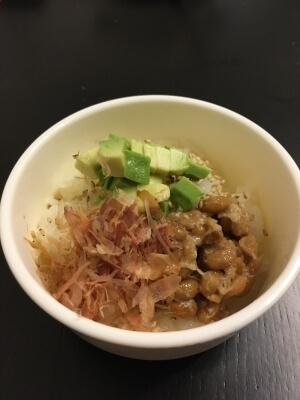 離乳食 納豆アボカド丼(後期),離乳食,アボカド,