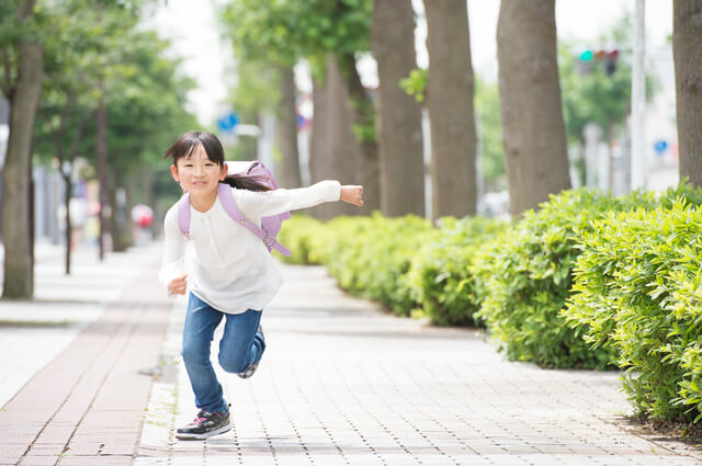 子どもと引っ越し通学路,引っ越し,挨拶,子ども