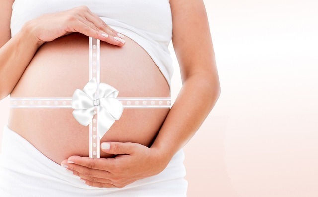 臨月の妊婦のお腹,妊娠後期,腹痛,原因