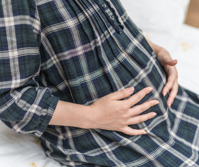 妊婦さんのお腹,妊娠中,痔,