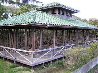 サンビーチキャンプ場のバーベキュー・屋根付き,茨城,雨,バーベキュー