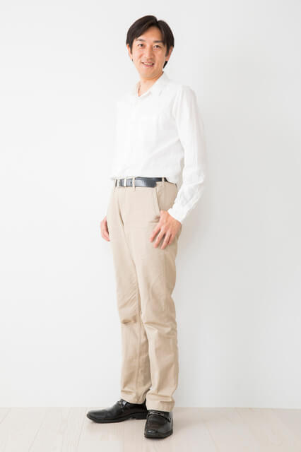 カジュアルな服装の男性,戌の日,服装,