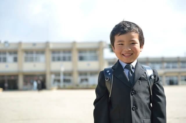 入学式の男の子,小学校,入学祝い,プレゼント