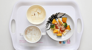 赤ちゃんが食べてくれやすいご飯について、専門家はなんとアドバイスしているでしょうか。 1歳児のママからの相談:「離乳食のメニューについて」,