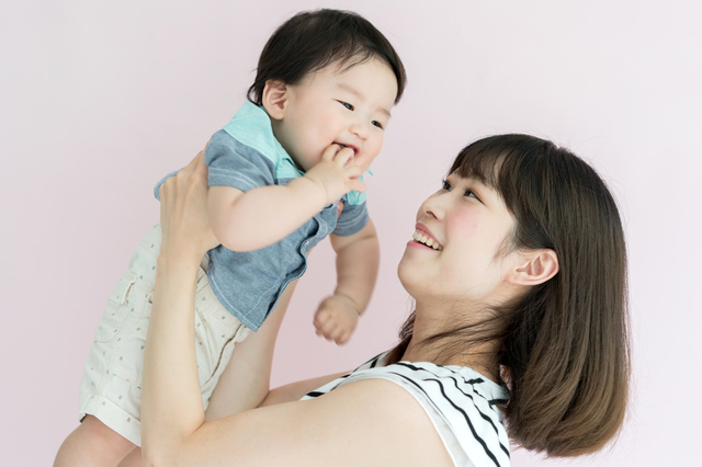 赤ちゃんママ笑顔,搾乳器,使い方,