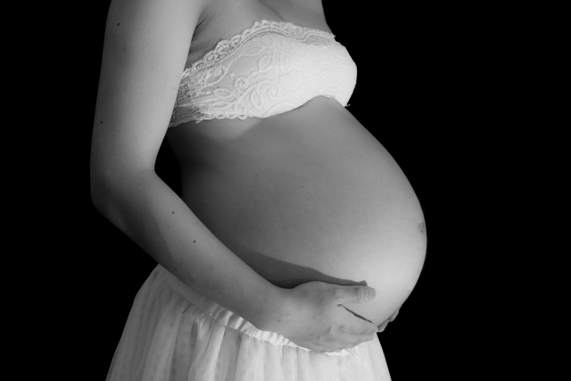 妊婦さんの写真,産後,恥骨痛,