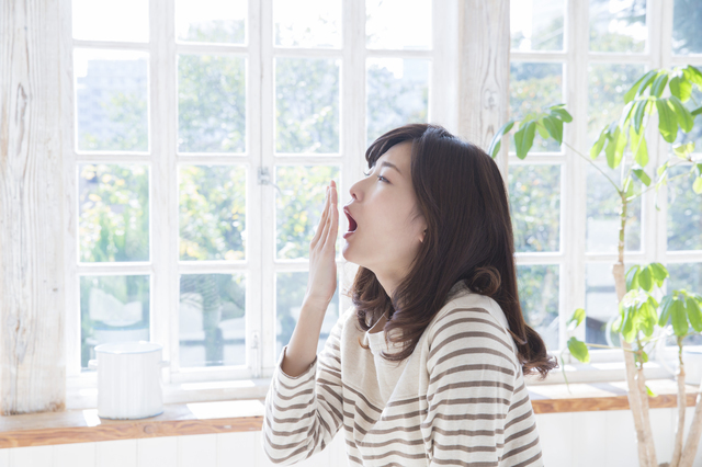 眠たい女性,妊娠18週,赤ちゃん,