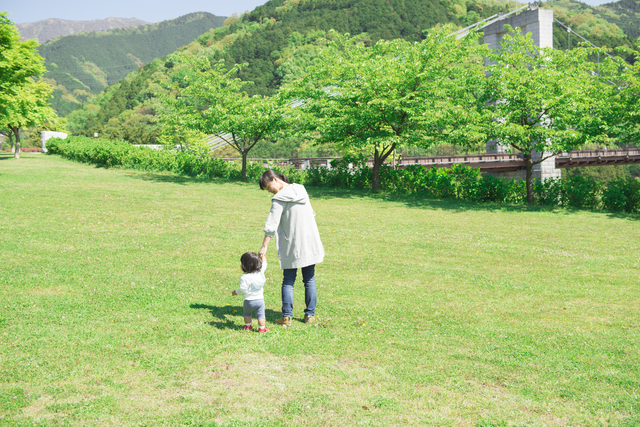 おでかけする母と子,おでかけ,月齢別,赤ちゃん