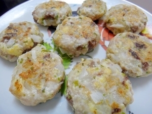 離乳食後期~*手づかみできる*豆腐入りブリバーグ♪ レシピ・作り方,離乳食,ぶり,