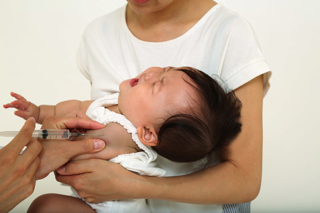 赤ちゃん注射,急性中耳炎,赤ちゃん,