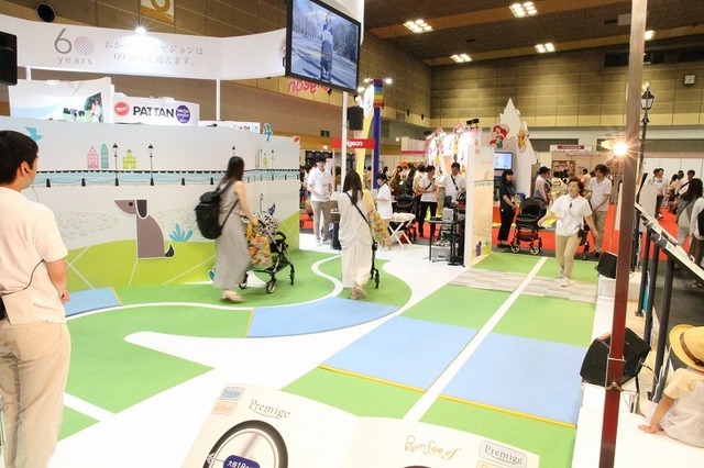 走行体験ブースの全体像,体験会,ベビーカー,