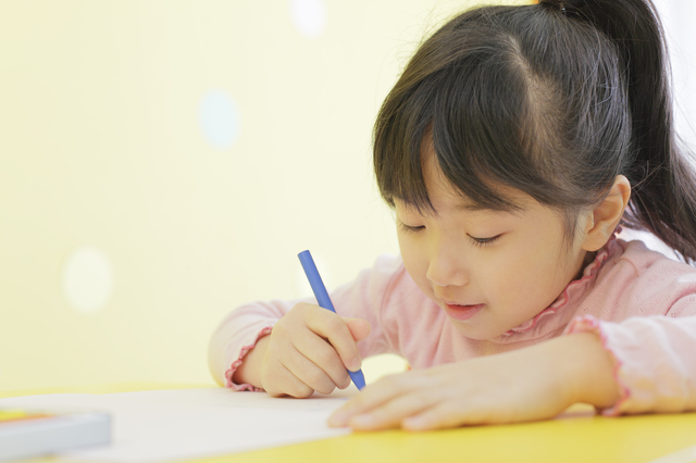 文字を書く子ども,凸版,印刷,博物館