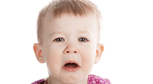 嫌がっている子ども,1歳,フルーツ,嫌い