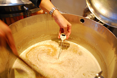 ビールの撹拌,親子,ビール,手作り