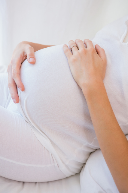 妊婦の大きなお腹,妊娠,35週,胎児