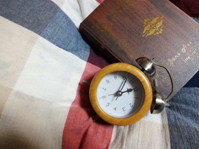 目覚まし時計の写真,妊娠超初期,眠気,